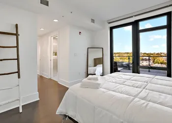 Pure Voyage Shaw hotel thumbnail 3