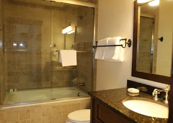 Junior King Suite 1 Bedroom Hotel Room by RedAwning hotel thumbnail 4