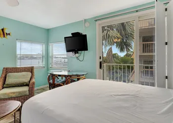 The Seashell Suites hotel thumbnail 2
