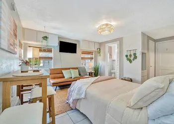 The Seashell Suites hotel thumbnail 4