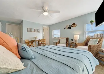 The Seashell Suites hotel thumbnail 5