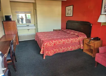 Relax inn hotel thumbnail 5