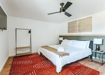 Grey Pine Lodge hotel thumbnail 5