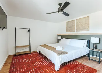 Grey Pine Lodge hotel thumbnail 5