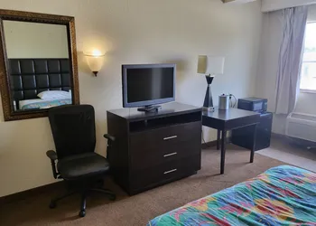 Metro Inn & Suites hotel thumbnail 7