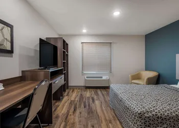 Woodspring Suites Milwaukee - Menomonee Falls hotel thumbnail 7