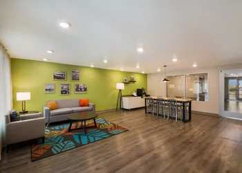 Woodspring Suites Austin Central hotel thumbnail 2