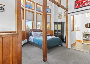 Endion Station Inn | Hotel Next to Lake Superior hotel thumbnail 5