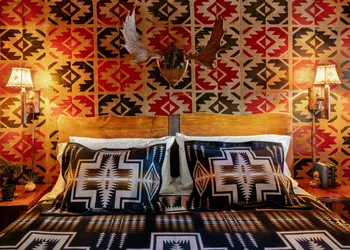 Urban Cowboy Lodge hotel thumbnail 2