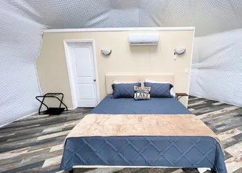 Lake Serenity Ranch hotel thumbnail 2