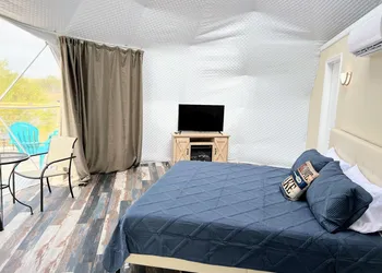 Lake Serenity Ranch hotel thumbnail 3