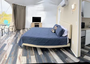 Lake Serenity Ranch hotel thumbnail 4
