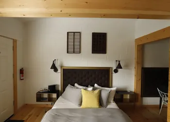 The Vine on main hotel thumbnail 5