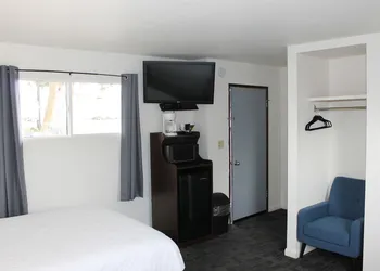 Sprague Motel hotel thumbnail 8