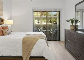 The Nines Scottsdale hotel thumbnail 5