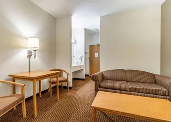 Wingate by Wyndham New Castle - Glenwood Springs hotel thumbnail 7