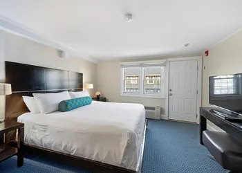 The Heights Hotel hotel thumbnail 5