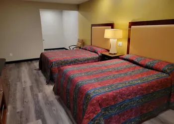 Stadium Inn & Spas hotel thumbnail 5