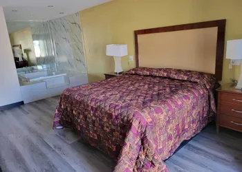 Stadium Inn & Spas hotel thumbnail 7
