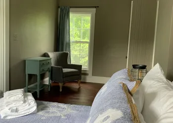 Captain Sweetser's Inn hotel thumbnail 4