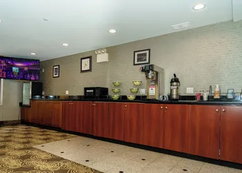 Sky Hotel Flushing/LaGuardia Airport hotel thumbnail 4