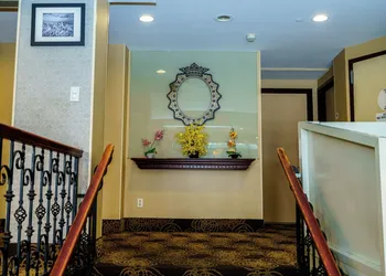 Sky Hotel Flushing/LaGuardia Airport hotel thumbnail 6