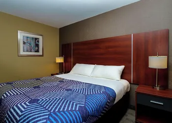 Sky Hotel Flushing/LaGuardia Airport hotel thumbnail 8
