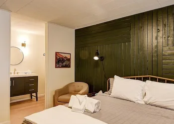 Old Tale Inn hotel thumbnail 6
