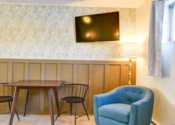 Old Tale Inn hotel thumbnail 7