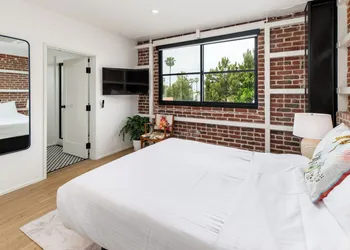 The Brick Hotel hotel thumbnail 3