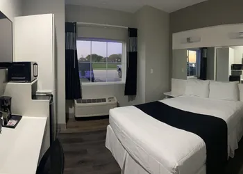 Crystal Inn hotel thumbnail 8