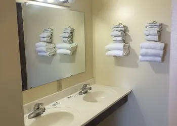 Motel Boutique by Wolf Inn hotel thumbnail 7