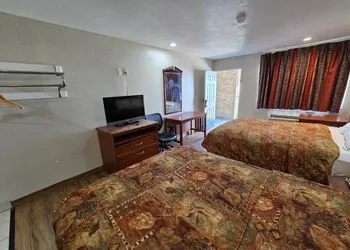 Executive Inn hotel thumbnail 3