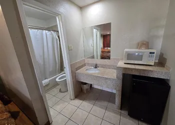 Executive Inn hotel thumbnail 6