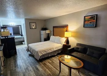 Days Inn by Wyndham Branson Ozarks hotel thumbnail 5