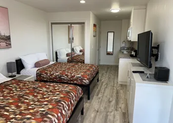 Villa Alamari Inn And Suites hotel thumbnail 5