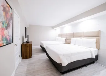 300 Tenth hotel thumbnail 5