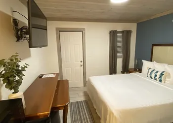American Inn hotel thumbnail 2