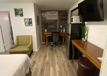 American Inn hotel thumbnail 5
