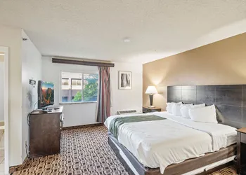 Coratel Suites hotel thumbnail 5