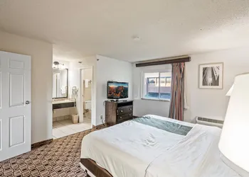 Coratel Suites hotel thumbnail 6