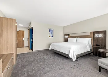 Holiday Inn Express & Suites Phoenix West Tolleson by IHG hotel thumbnail 7