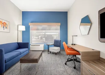 Holiday Inn Express & Suites Phoenix West Tolleson by IHG hotel thumbnail 8