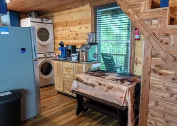 Windstorm Cabin hotel thumbnail 7