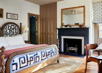 Blue Iris hotel thumbnail 5