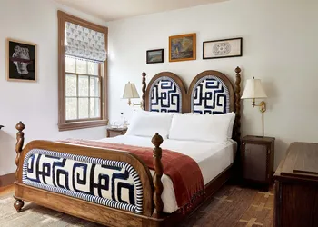 Blue Iris hotel thumbnail 7