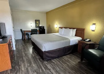 Baymont by Wyndham Nacogdoches Near University hotel thumbnail 5