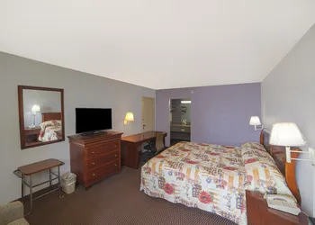 Masters Inn Selma/Smithfield I-95 By OYO hotel thumbnail 8