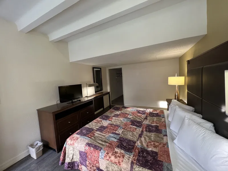 James River Inn & Suites hotel detail image 2