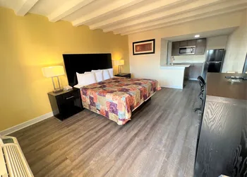 James River Inn & Suites hotel thumbnail 3